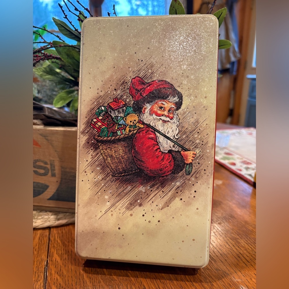 vintage 1986 Potpourri Press Santa Claus Christmas tin